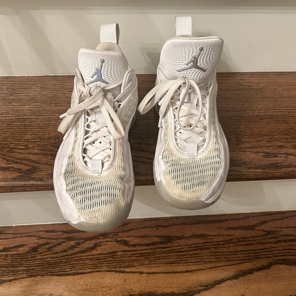 Men’s Air Jordan Basketball shoes - Picture 4 of 9